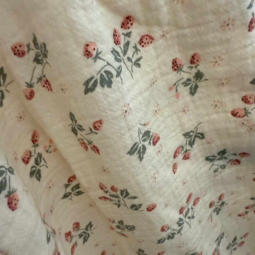 Quincy Mae Nova Romper in the Strawberries print - Picture 4 of 5
